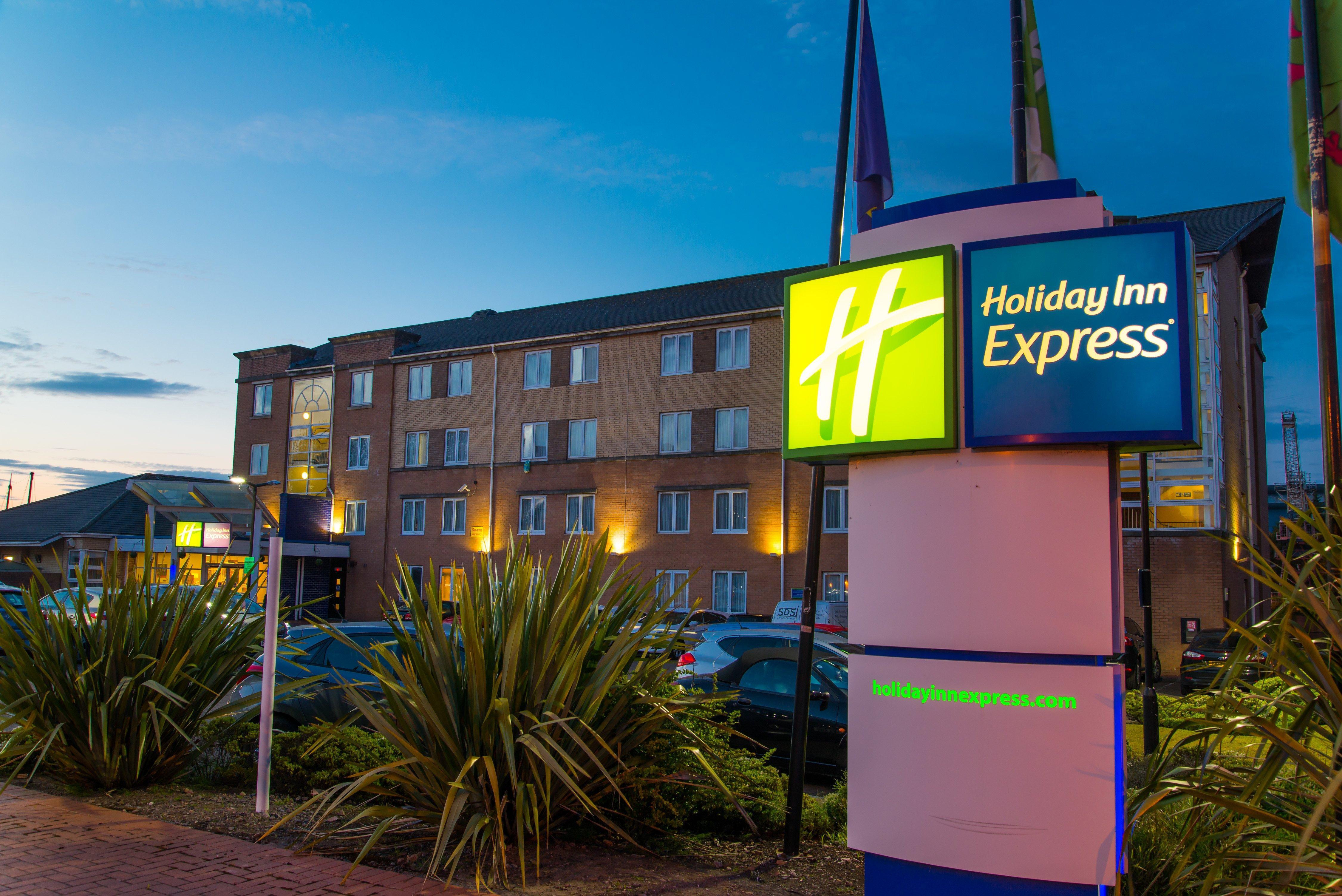 Holiday Inn Express Cardiff Bay By Ihg Exterior foto