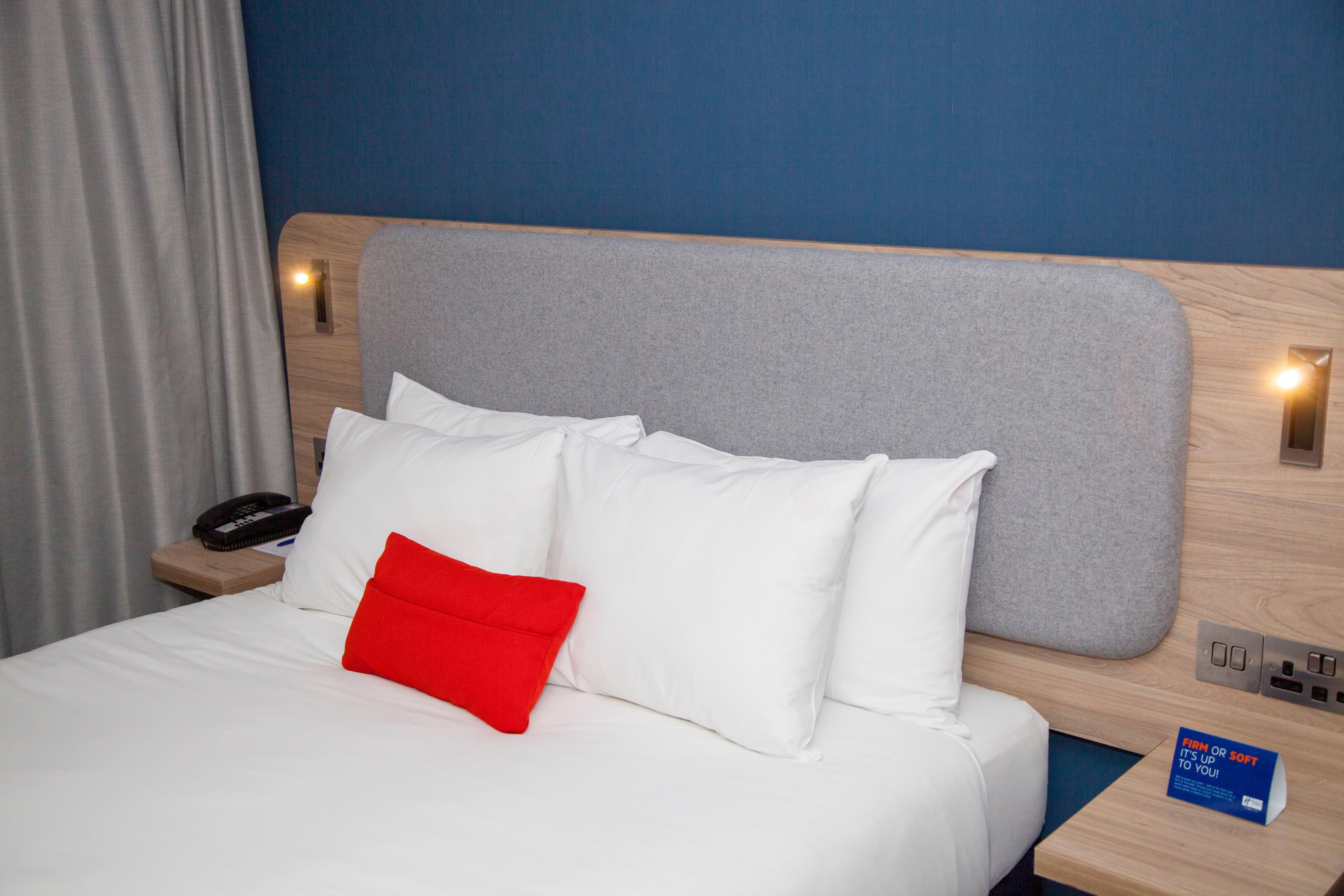 Holiday Inn Express Cardiff Bay By Ihg Exterior foto