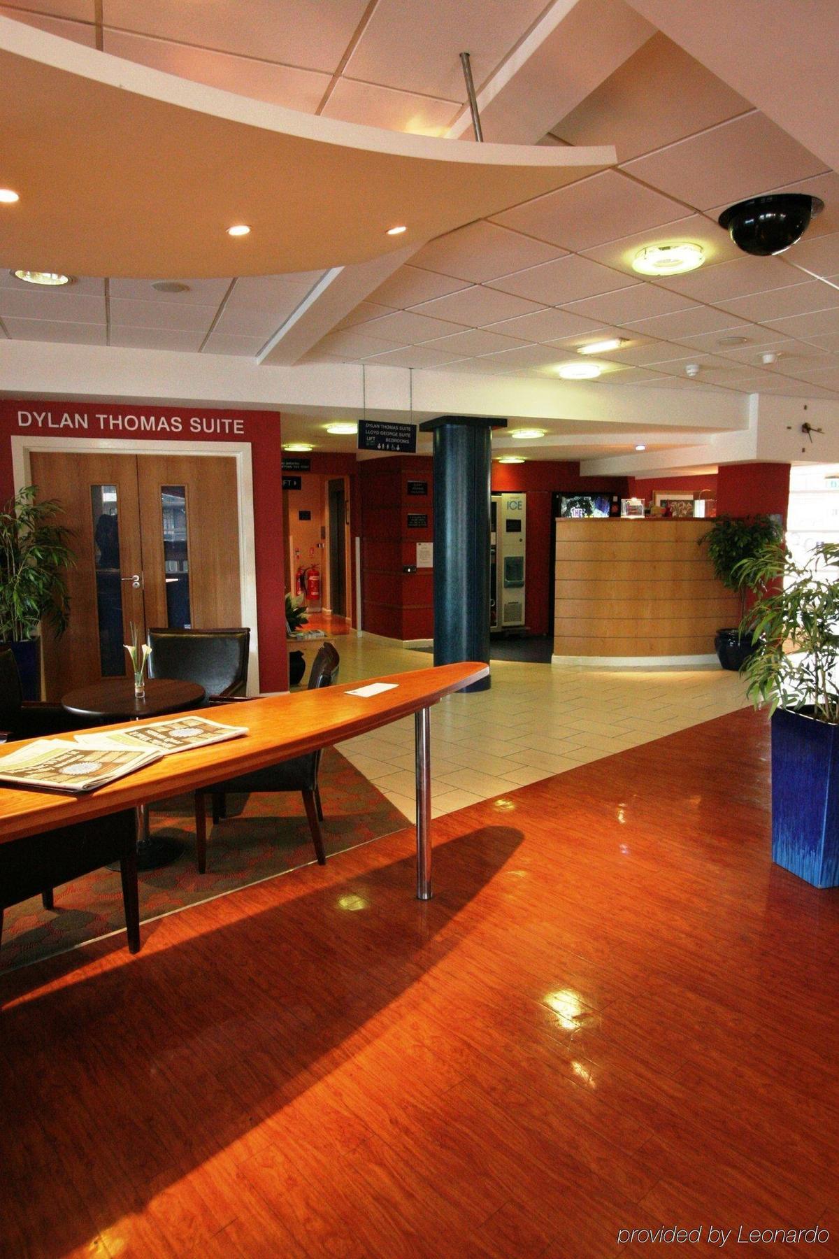 Holiday Inn Express Cardiff Bay By Ihg Exterior foto