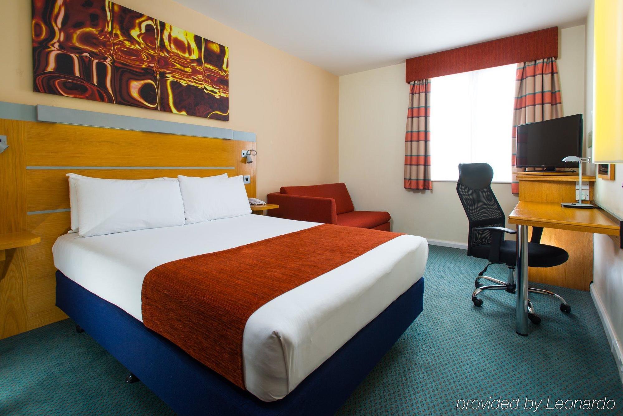Holiday Inn Express Cardiff Bay By Ihg Exterior foto