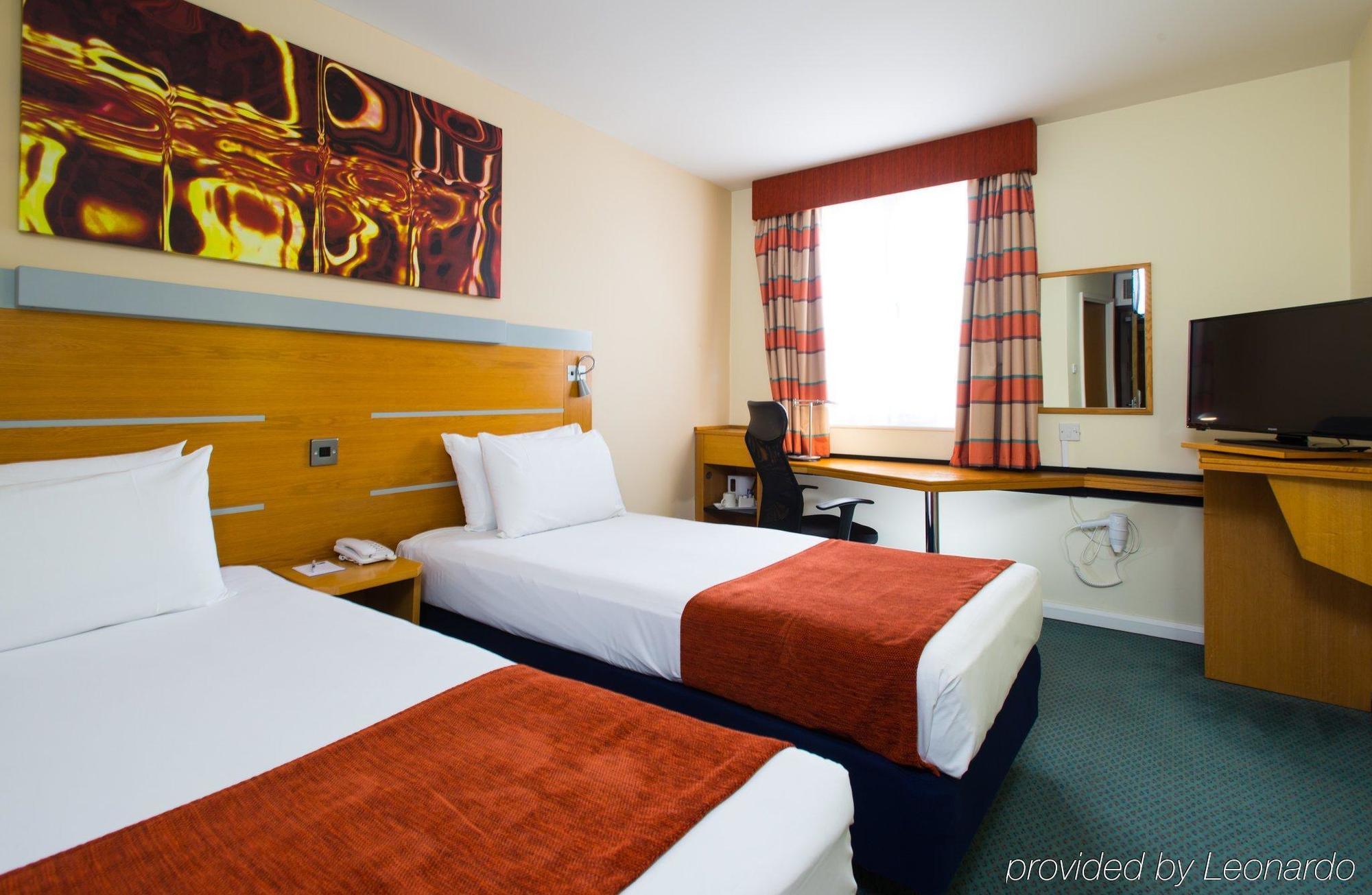 Holiday Inn Express Cardiff Bay By Ihg Exterior foto