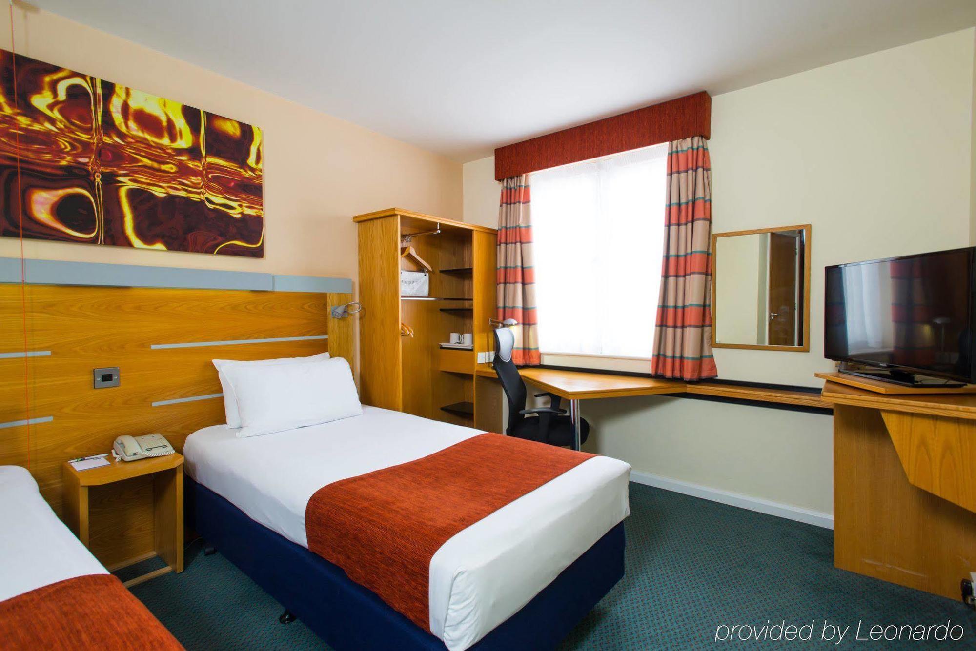 Holiday Inn Express Cardiff Bay By Ihg Exterior foto